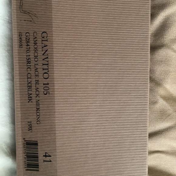 Authentic New Gianvito Rossi Pumps - Picture 6 of 7